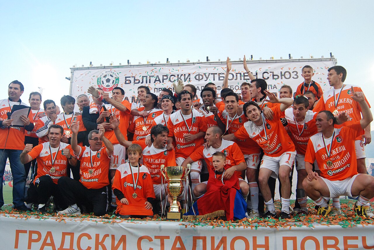 Cầu thủ Litex Lovech ăn mừng chức vô địch giải Bulgaria mùa 2009/10
