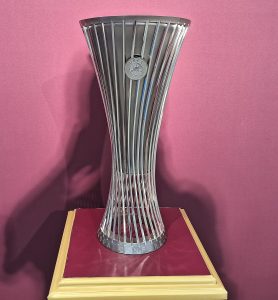 Chiếc cúp UEFA Europa Conference League tại West Ham