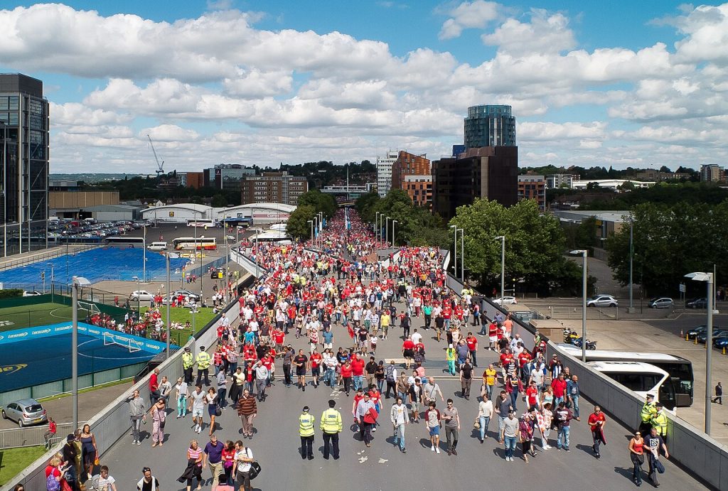 Không khí thi đấu tại FA Community Shield