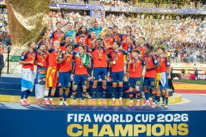 Ferran Torres World Cup 2026 cùng đội tuyển Tây Ban Nha nâng cúp