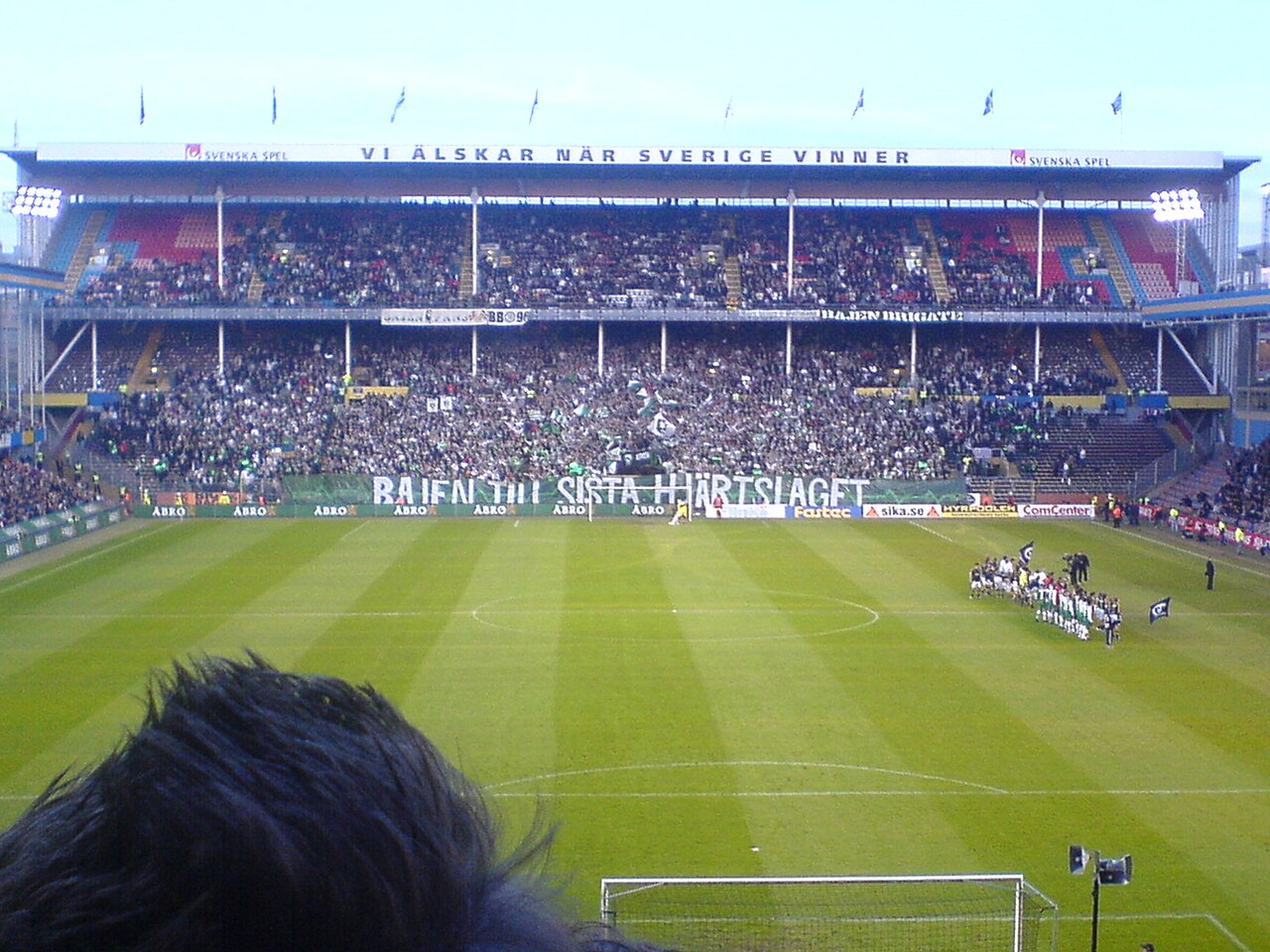 Các cầu thủ Hammarby IF thi đấu trên sân