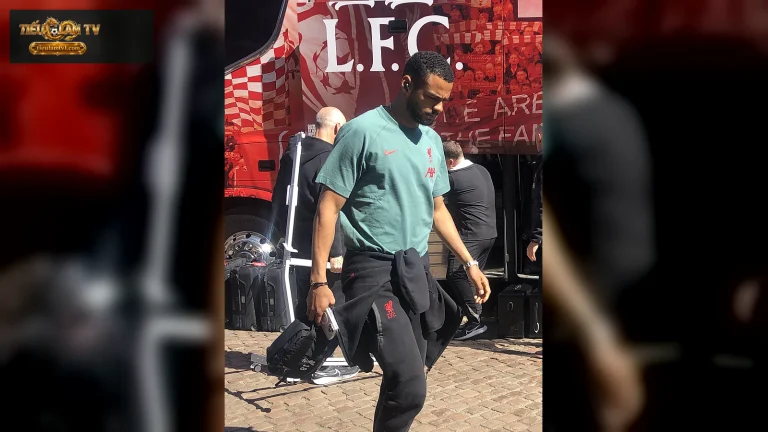 Cody Gakpo trong trang phục Liverpool trước trận gặp Fulham ngày 6/4/2025