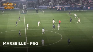 Cầu thủ Paris Saint-Germain và Olympique de Marseille trong trận Ligue 1