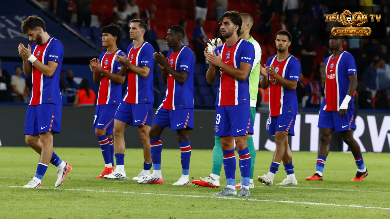 Các cầu thủ Paris Saint-Germain trước trận làm khách Marseille
