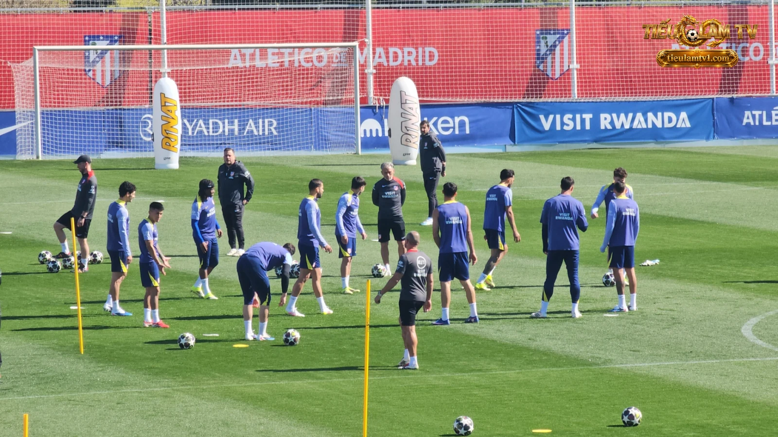 Atlético Madrid — cầu thủ tập luyện trong ảnh tư liệu